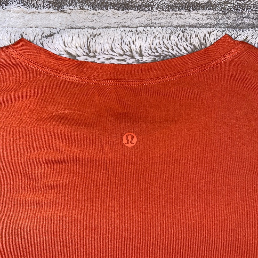 Lululemon Cates Tee - Picture 5 of 6